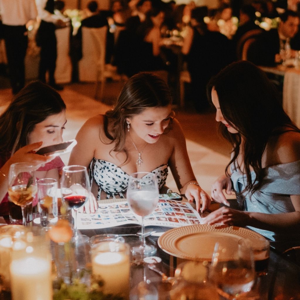 Plantilla de Periódico para Bodas